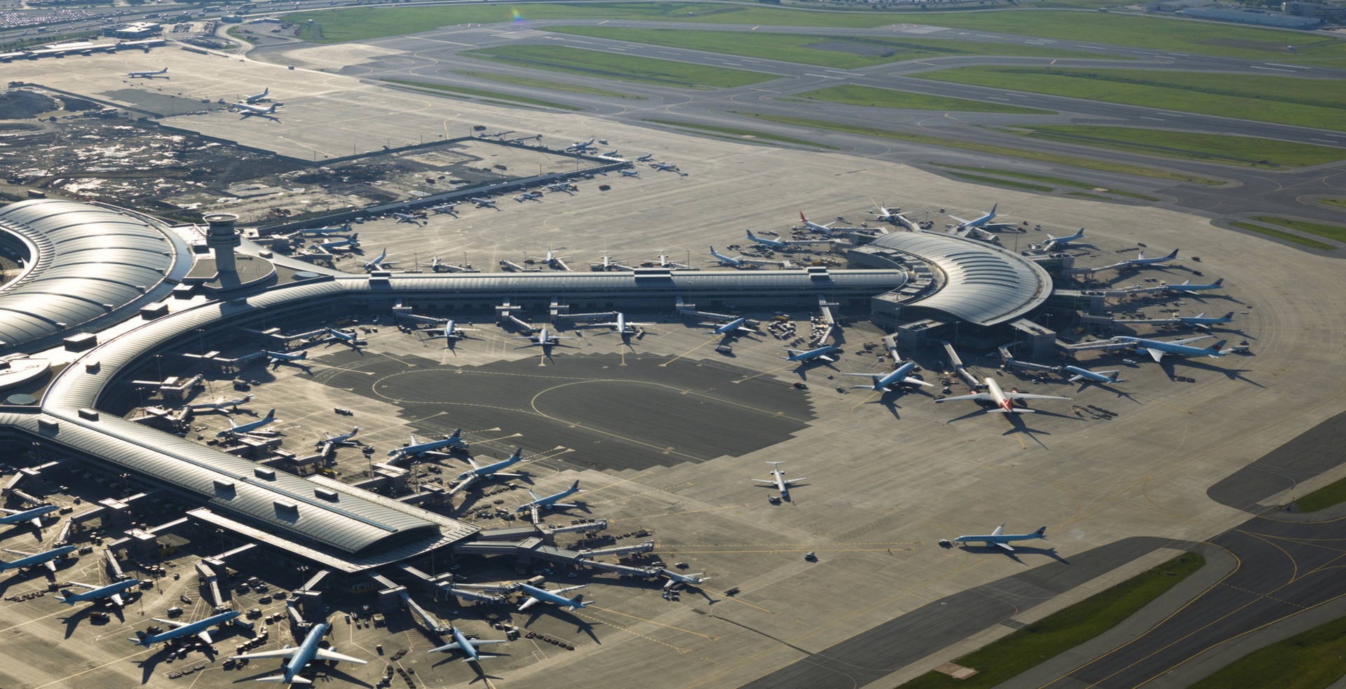 Pearson_International_Airport_-_Terminal_1_2000x1024.jpg